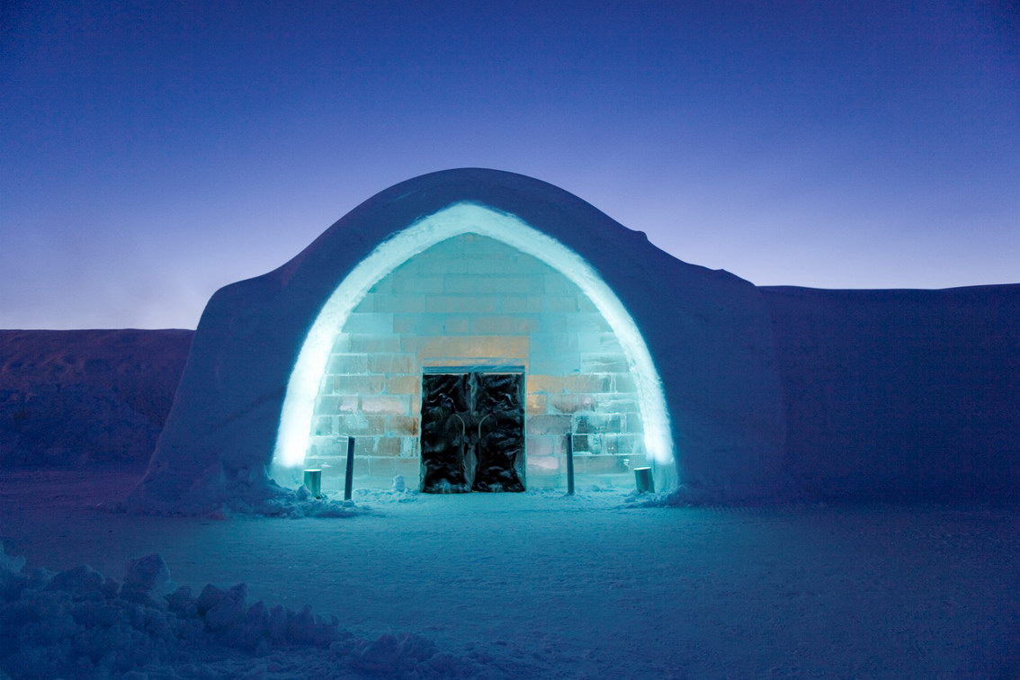 ICEHOTEL - der Eingang zu Hotel und Eisbar