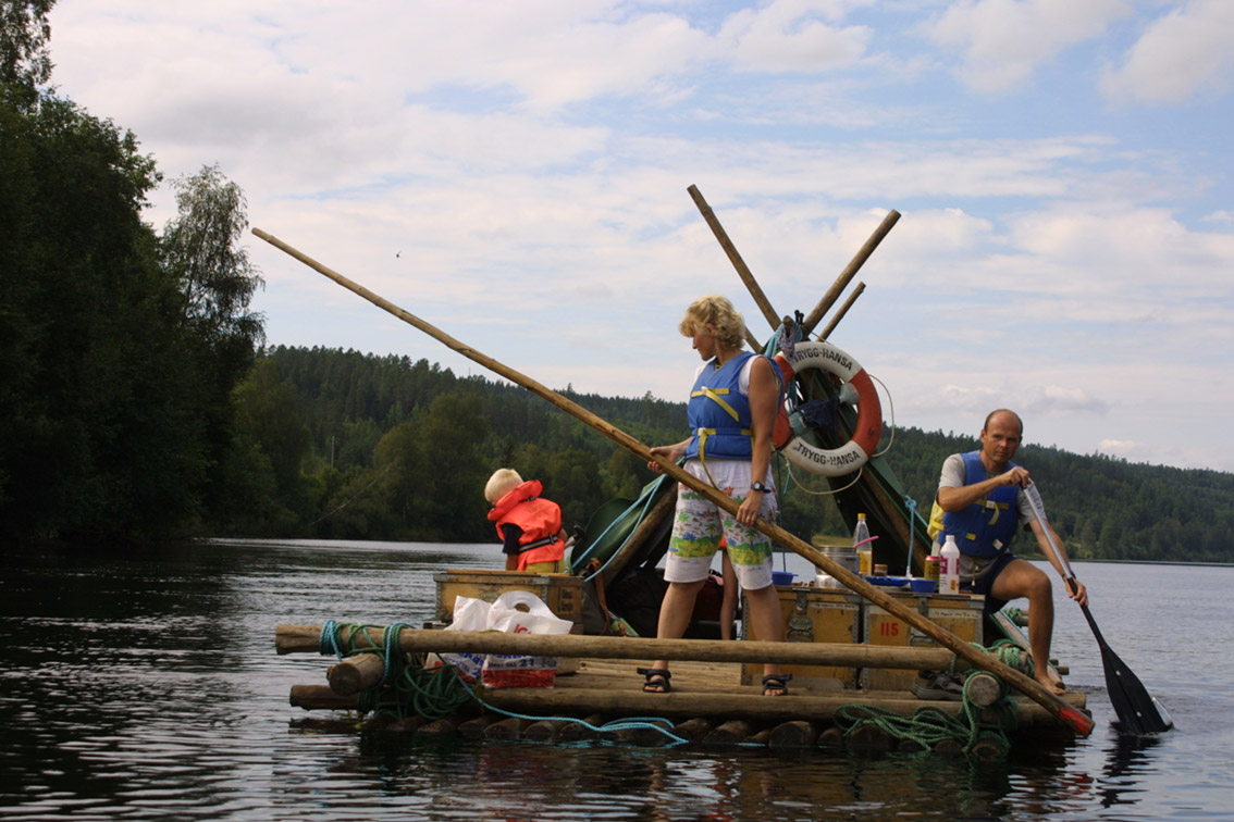 Baumstammfloßfahrt auf dem Klarälven