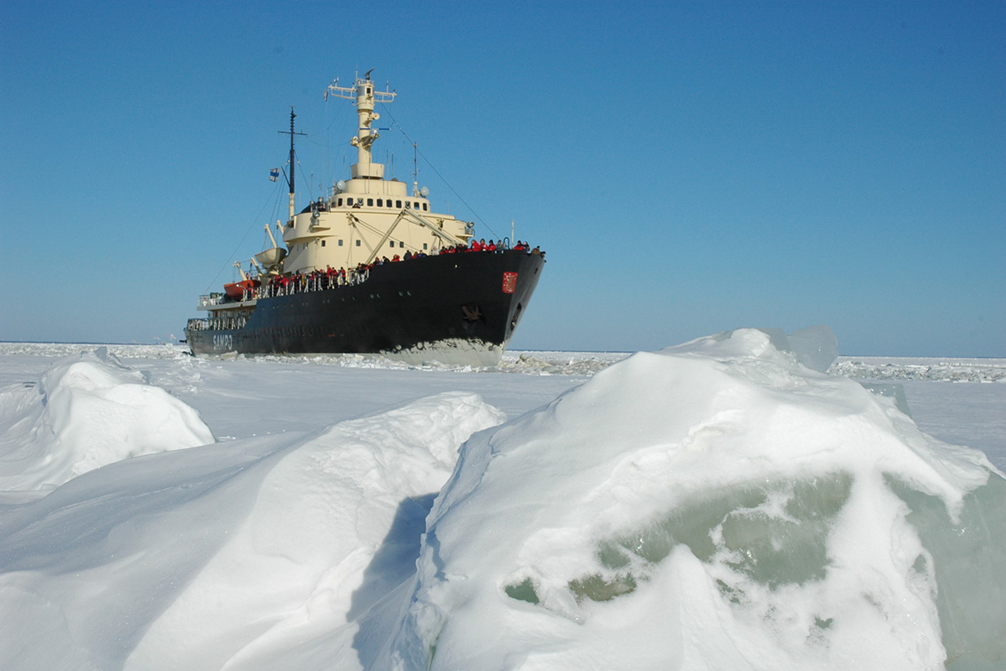 Auf Fahrt mit dem Eisbrecher Sampo