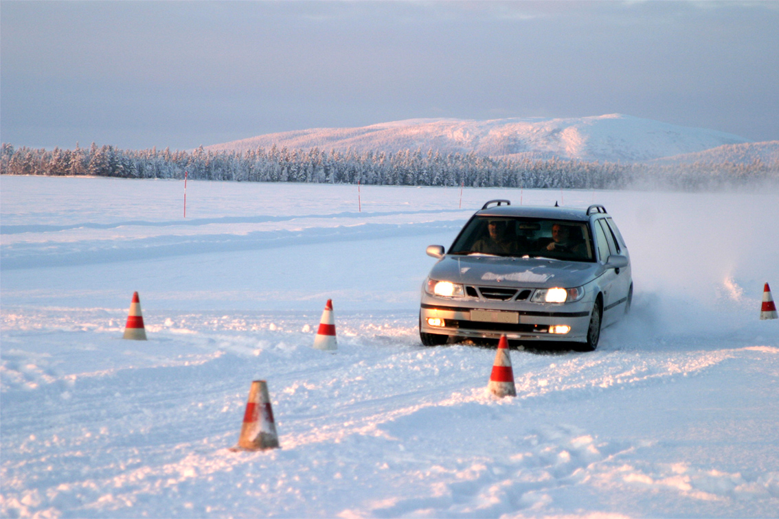 Fahrtraining auf Eis