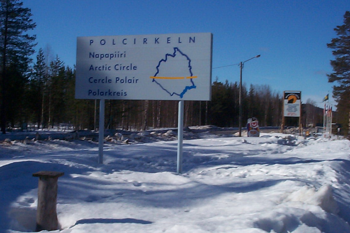 Der Polarkreis an der E10, schwedisch Lappland