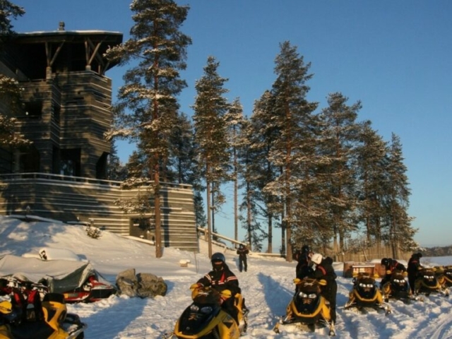 Schneemobilsafari © Hotel Kalevala