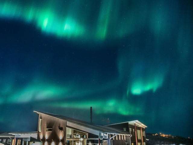 Camp Ripan unter Nordlichtern ©Jonas Sundberg, Camp Ripan
