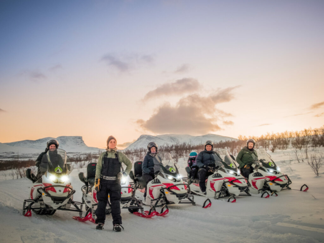 Schneemobiltour © swedishlapland