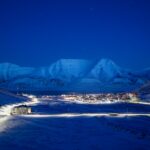 Blick auf Longyearbyen zum Ende der Polarnacht © Eveline Lunde / Hurtigruten Svalbard