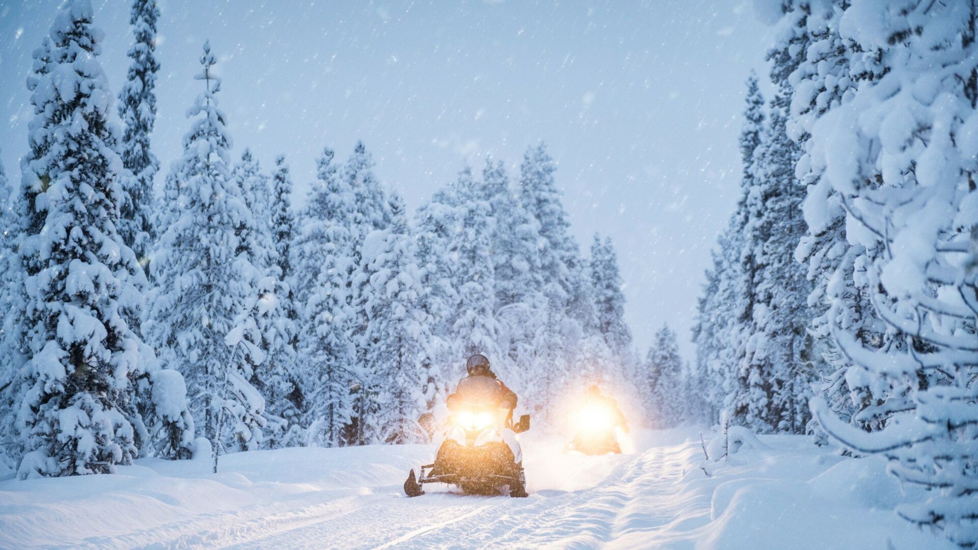 Schneemobiltour © Harriniva Hotels & Safaris