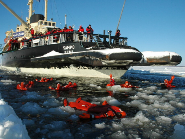 Baden im Eis © Kemi Tourism, Sampo