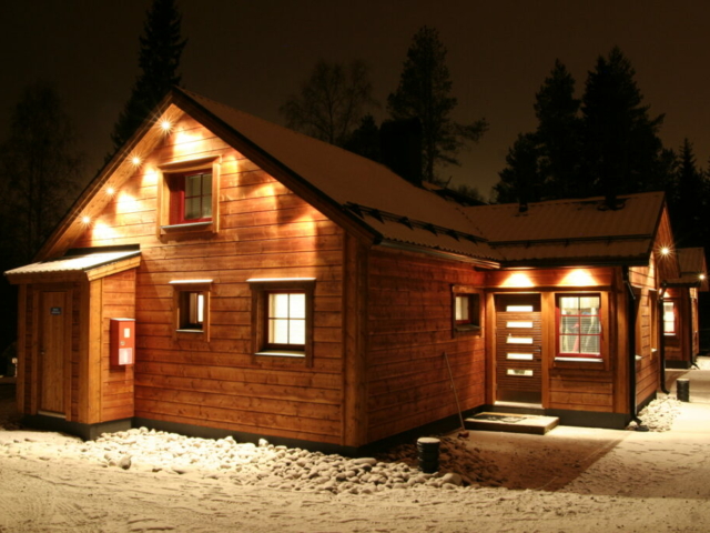Außenansicht einer Hütte © Vuokatinmaa