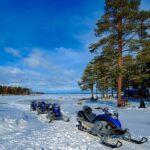 Die Schneemobilausflüge starten direkt vor der Tür © Brändön Lodge