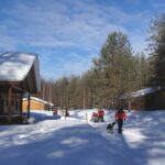 Vor der Eräkeskus Wilderness Lodge © Eräkeskus Wilderness Lodge