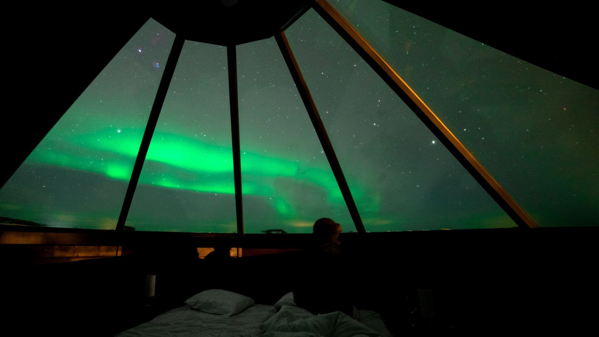 Nordlicht über Aurora Cabin © Visit Inari