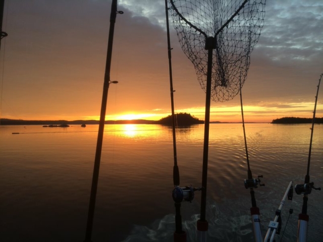 Inari zur Mitternachtssonne © Visit Inari