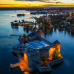 Burg Olavinlinna am Saimaa See © Timo Seppalainen, Visit Finland