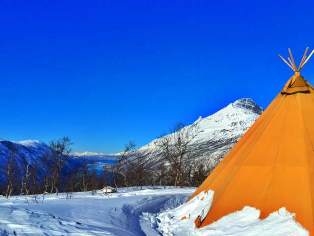 Lavvo Beisfjord Nordland © Foap - VisitNorway.com