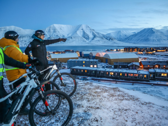 Sightseeing Spitzbergen © Eveline Lunde / Hurtigruten Svalbard