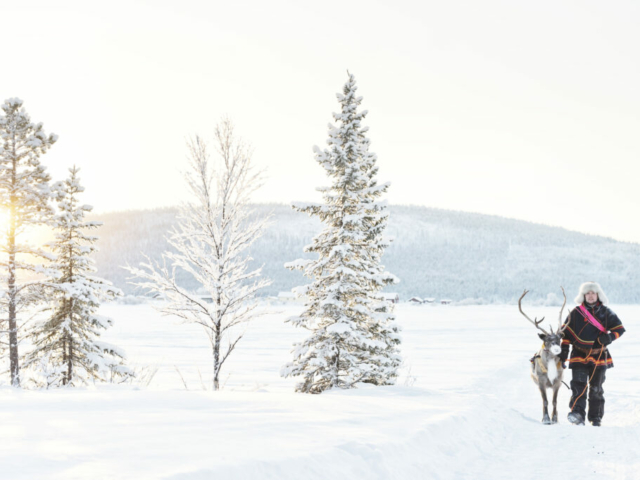 Sami und Rentier © Anna Öhlund/imagebank.sweden.se
