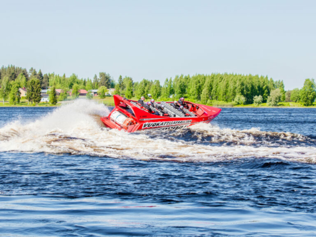 Speedboat Tour © Vuokatti Safaris