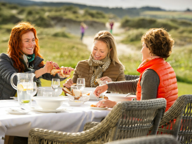 Mittag im Sola Strand Hotel © CH - VisitNorway.com