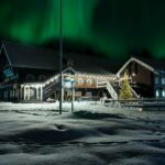 Bomba Haus unter Nordlichtern © Break Sokos Hotel Bomba